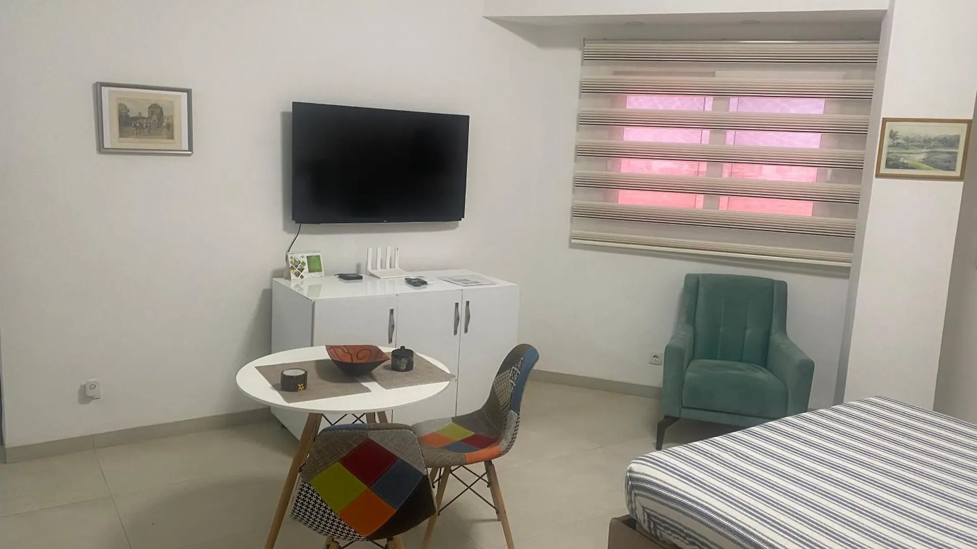 Studio Tres Moderne Gallo 1 - Mamelles Dakar 0*,